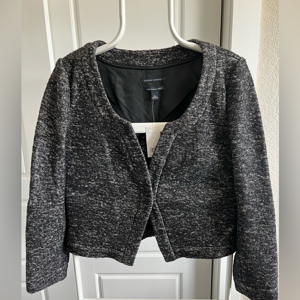 Banana Republic wool/cotton cropped blazer in black/white Italian fabric Size 8